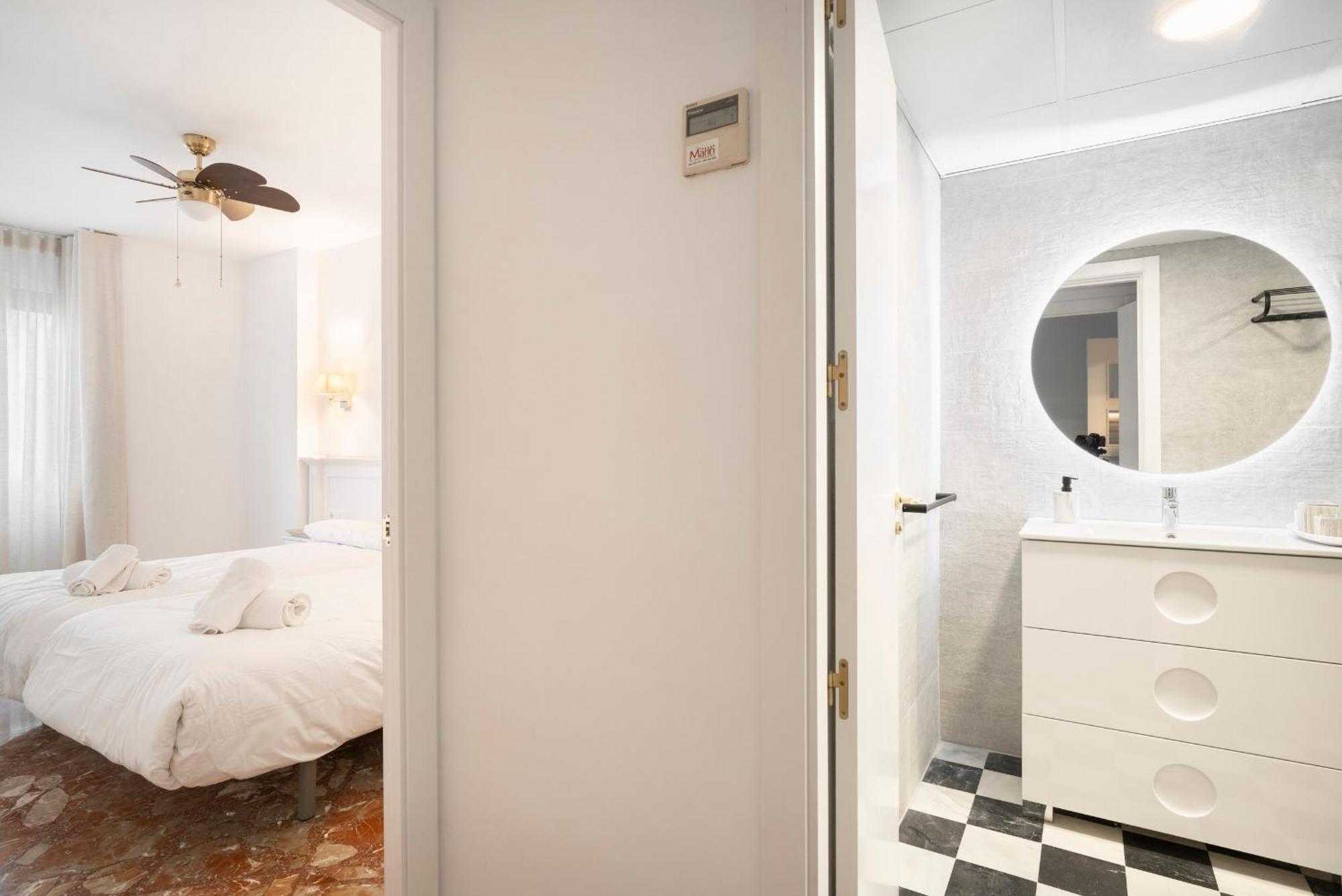 Appartamento Ronda 193 Junto A Hospitales Y Cerca Centro Con Parking Gratis *