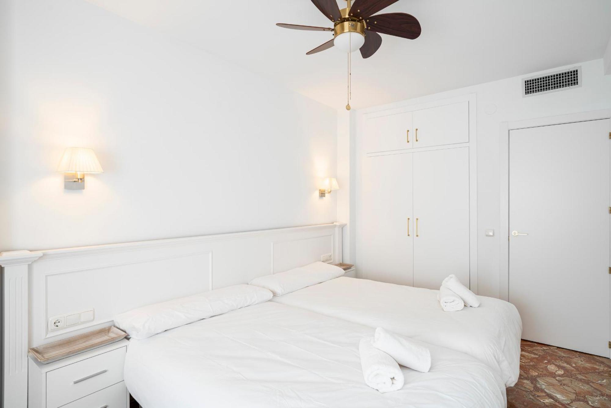 Apartment Ronda 193 Junto A Hospitales Y Cerca Centro Con Parking Gratis *